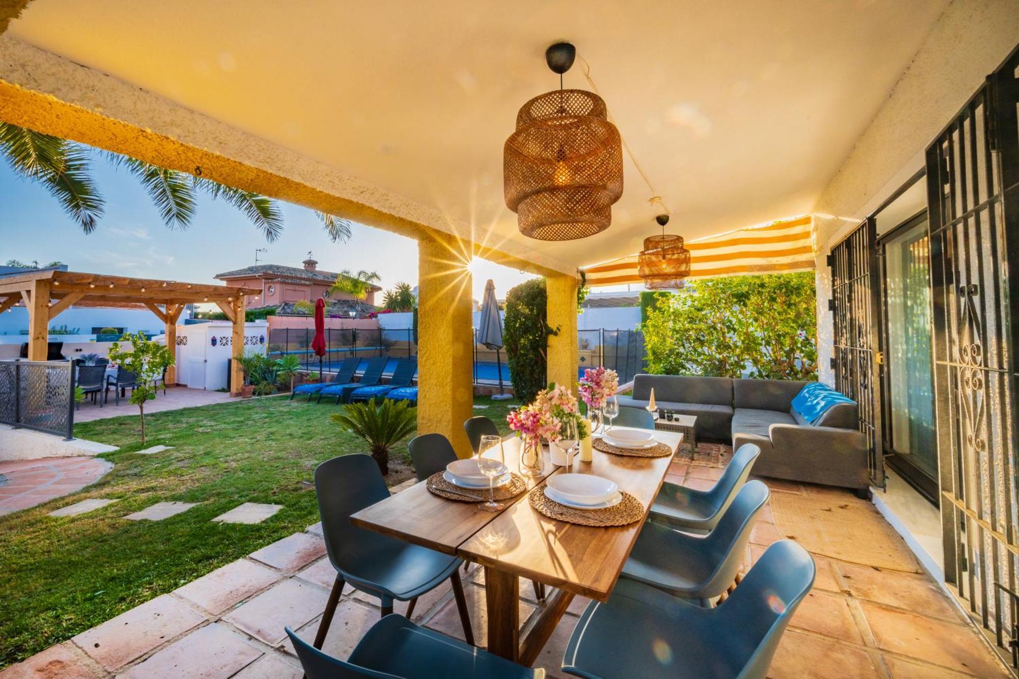Typical Beach House Las Chapas Playa With Heated Pool Marbella Buitenkant foto