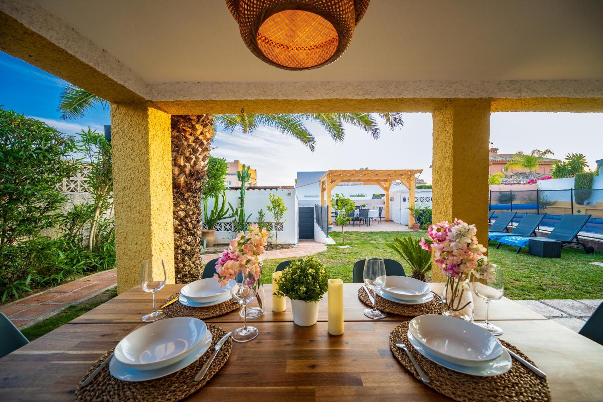 Typical Beach House Las Chapas Playa With Heated Pool Marbella Buitenkant foto